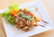 MÉTHODE DE POULET «SATAY»