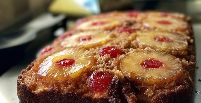 GÂTEAU RENVERSÉ AUX FRUITS