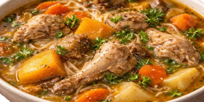 Soupe au poulet et giraumon, recette haïtienne traditionnelle