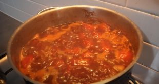 Relish aux oignons et à la tomate grillée