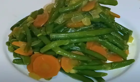 Haricots verts et carotte en salade