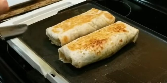 Préparer burritos Mexicains farcis