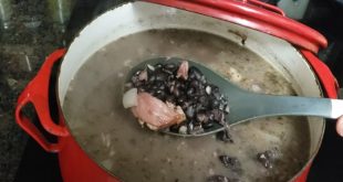 Soupe aux haricots noirs et au jambon