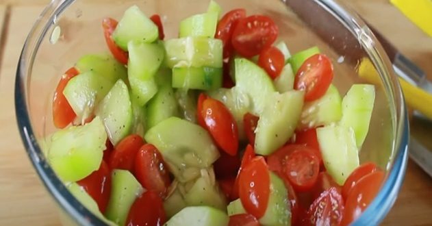 Tomates et concombres à la Mexicaine