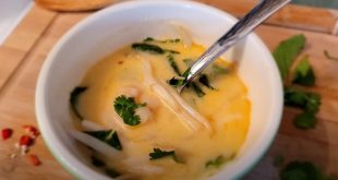 Potage à la citronnelle parfumé au cari