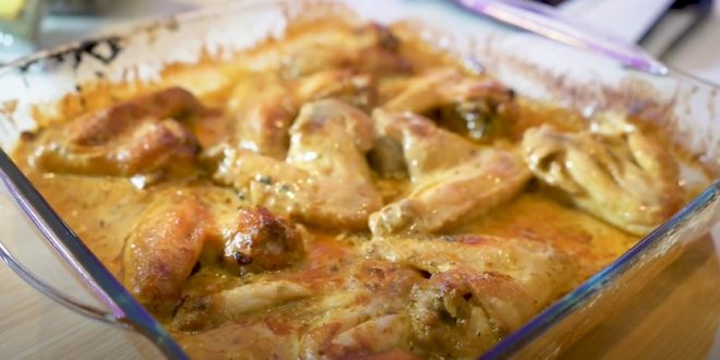 Faire ailes de poulet piquantes au miel