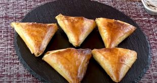 Faire triangles au fromage et aux épinards