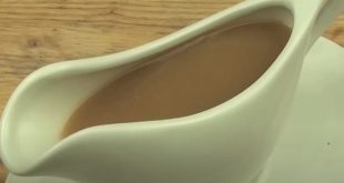 Préparation sauce oignon ail crème fraîche