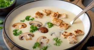 Préparation soupe aux champignons exotique