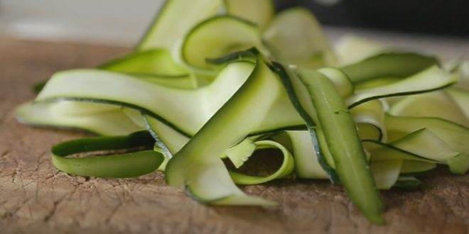 Comment faire des tranches fines de courgettes ?