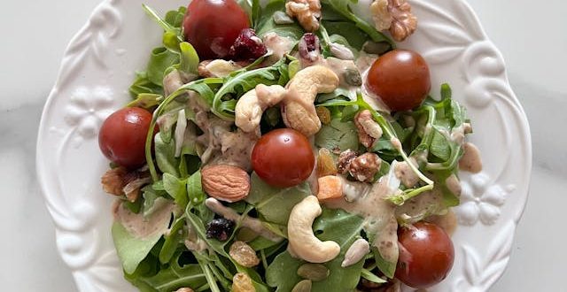 Faire salade Athéna de poulet et de noix