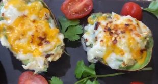 Faire avocats au poulet en petits bateaux