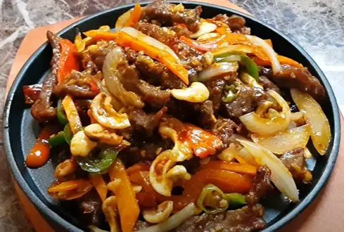 Faire boeuf haché servi à la thaïlandaise
