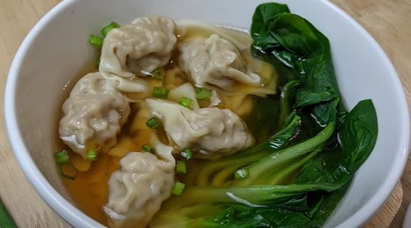 Faire bouillon soupe wonton traditionnel