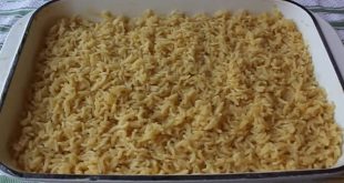 Riz pilaf dans un bol blanc